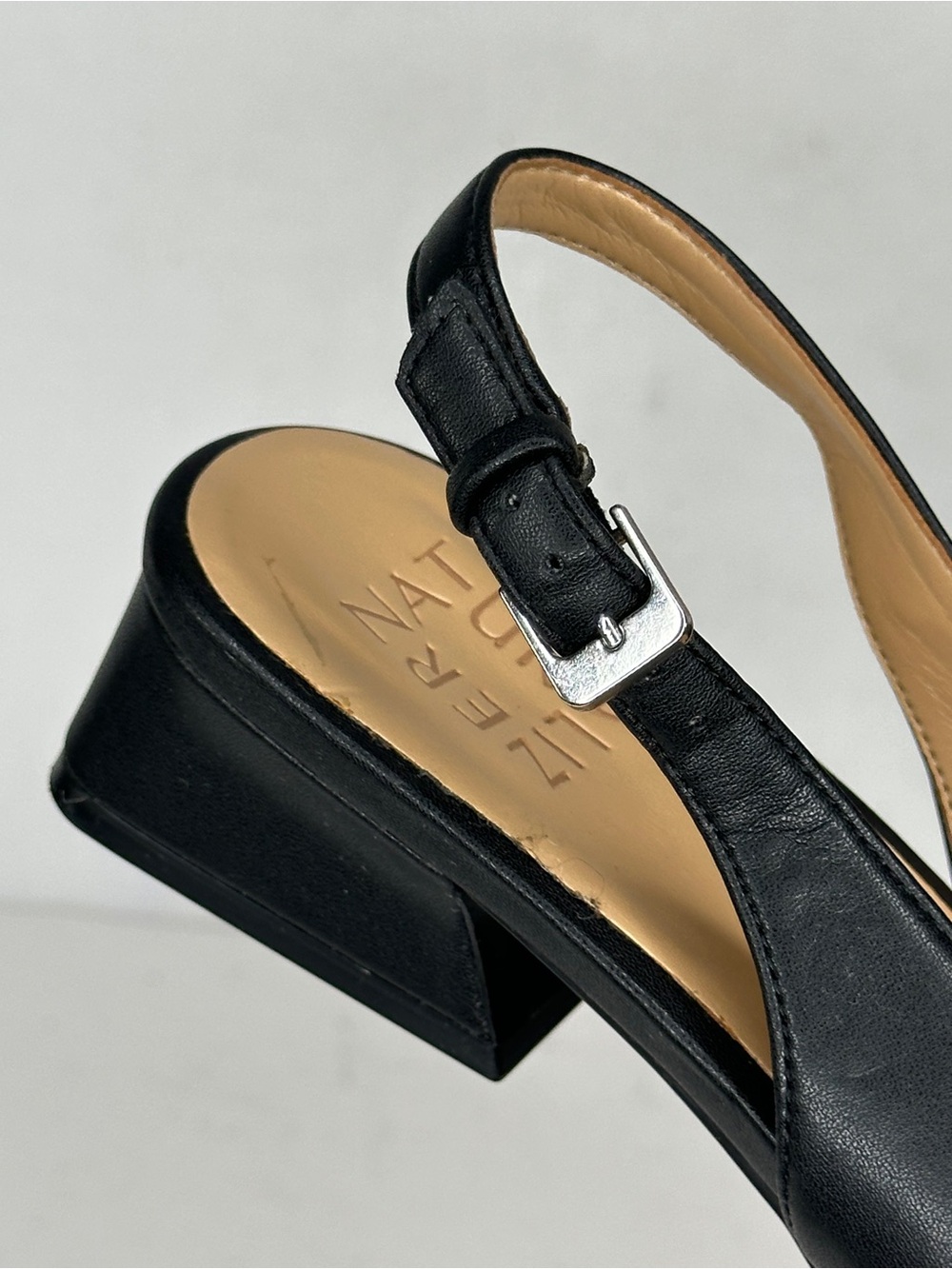 Naturalizer Ginger Black Slingback Shoes Pointed-Toe Low Heel Office
Sz 7.5 - Picture 7 of 9